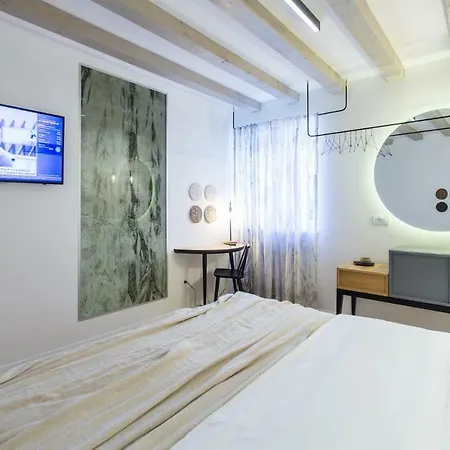 Villa Stone House Franco Omis